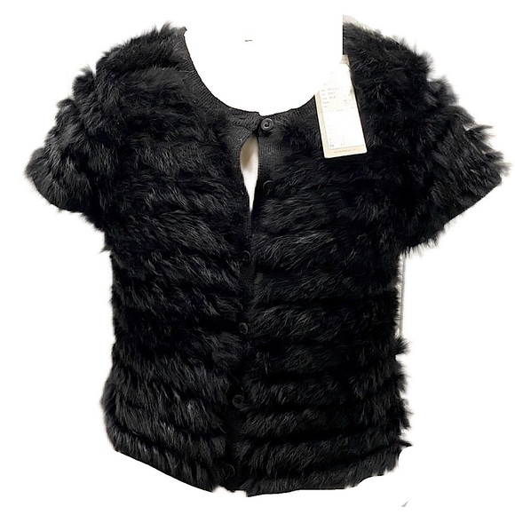 Monari Tops - Monari cropped fur top with buttons